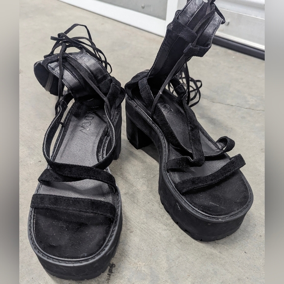 Widow from Dolls Kill Among the Vines Gladiator Sandals - Picture 6 of 12